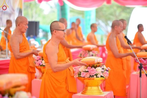 ภาพ No.123984:พิธีทอดผ้าป่า ปิดแผ่นทองค้ำฟ้า ครบรอบ 1 ปี สถาปนาอาคาร 80 ปี หลวงพ่อธัมมชโย ณ ศูนย์ปฏิบัติธรรมวิหารแดง ตำบลเจริญธรรม อำเภอวิหารแดง จ.สระบุรี วันที่ 18 กุมภาพันธ์ พ.ศ. 2567