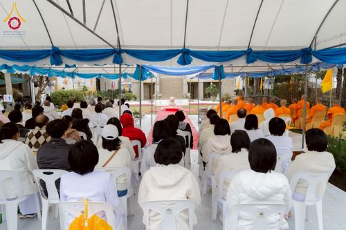 ภาพ No.220877:วันที่ 13 เมษายน พ.ศ. 2568 พิธีโปรยรัตนชาติปฐมเริ่มสถาปนาเจดีย์ และ พิธีเปิดหมู่บ้านปฏิบัติธรรม เพื่อการบรรลุธรรม ณ วัดป่าธรรมกายนานาชาติโทชิหงิ  ประเทศญี่ปุ่น