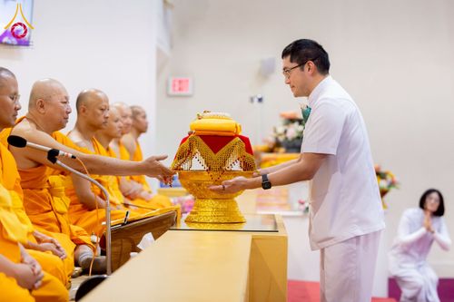 ภาพ No.274254:วันอาทิตย์ที่ 26 ตุลาคม พ.ศ. 2568  พิธีทอดกฐินธรรมชัย สร้างทุกสิ่ง ณ วัดพระธรรมกายออเรกอน ประเทศสหรัฐอเมริกา