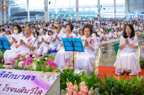 ภาพ No.207228:พิธีตักบาตร และปฏิบัติธรรมช่วงสาย ในวันมาฆบูชา วันพุธที่ 12 กุมภาพันธ์ พ.ศ. 2568 ณ วัดพระธรรมกาย จังหวัดปทุมธานี