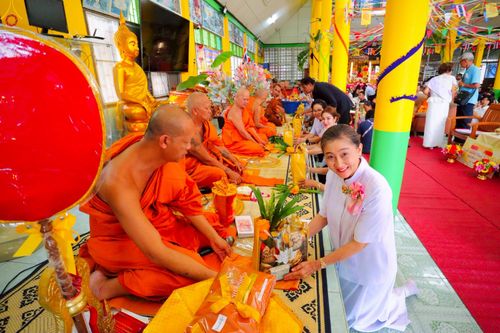 ภาพ No.270306:วันที่ 28 ตุลาคม พ.ศ. 2568 พิธีทอดกฐินสามัคคีทั่วไทย ณ สำนักสงฆ์เทพพิทักษ์ผล ต.แสนสุข อ.เมืองชลบุรี จ.ชลบุรี โดยคณะศิษยานุศิษย์ บูชาธรรม 81 ปี หลวงพ่อธัมมชโย