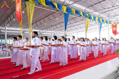 ภาพ No.134297:พิธีทอดผ้าป่าสมทบ มหาสังฆทาน 10,000 วัด ทั่วไทย วันอาทิตย์ต้นเดือนที่ 7 เมษายน พ.ศ.2567 ณ ห้องแก้วสารพัดนึก 1 สภาธรรมกายสากล  วัดพระธรรมกาย จ.ปทุมธานี