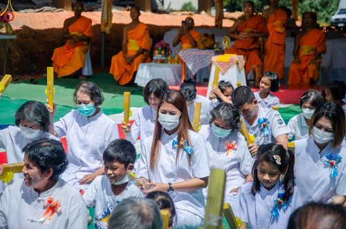 ภาพ No.83094:พิธีทอดผ้าป่าและพิธีตอกเสาเข็มมงคลสถาปนา  กุฏิพระผู้ปราบมาร  พระมงคลเทพมุนี (สด จนฺทสโร)  ณ ศูนย์ปฏิบัติธรรมพัทลุง อ.เขาชัยสน จ.พัทลุง ในวันเสาร์ ที่ 24 มิถุนายน พ.ศ.2566