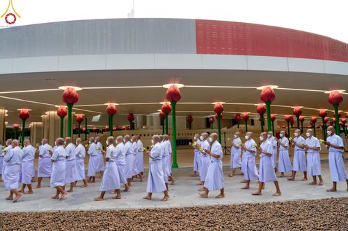 ภาพ No.141327:พิธีบรรพชาอุปสมบท โครงการอุปสมบทหมู่รุ่นผู้บริหาร รุ่นที่ 14 โครงการอุปสมบทหมู่ธรรมทายาท ระดับอุดมศึกษา รุ่นที่ 51 ภาคฤดูฝน ณ โบสถ์พระไตรปิฎก วัดพระธรรมกาย ในวันเสาร์ที่ 15 มิถุนายน พ.ศ. 2567
