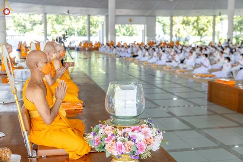 ภาพ No.104512:พิธีบุพเปตพลี ครั้งที่ 145 อุทิศบุญแด่หมู่ญาติที่ล่วงลับไปแล้ว และสืบทอดอายุพระพุทธศาสนา วันพุธที่ 27 ธันวาคม พ.ศ. 2566 (วันพระขึ้น 15 ค่ำ เดือน 12 ) ณ หอฉันคุณยายอาจารย์ฯ วัดพระธรรมกาย