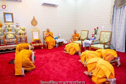 ภาพ No.145864:คณะสงฆ์วัดพระธรรมกาย ทำวัตรพระผู้ใหญ่ ในเทศกาลเข้าพรรษา วันจันทร์ที่ 22 กรกฎาคม พ.ศ. 2567