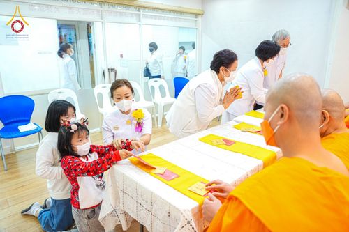 ภาพ No.68045:พิธีบรรพชาสามเณร รุ่นที่ 9 ประจำปี 2565 ณ วัดพระธรรมกายฮ่องกง ประเทศสาธารณรัฐประชาชนจีน วันที่ 24 ธันวาคม พ.ศ. 2565