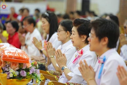 ภาพ No.166370:พิธีทอดกฐิน ณ วัดคูหาสุวรรณ จ.สุโขทัย ในโครงการกฐินสามัคคีทั่วไทย 30,000 วัด บูชาธรรม 80 ปี หลวงพ่อธัมมชโย โดยคณะศิษยานุศิษย์วัดพระธรรมกาย วันที่ 27 ตุลาคม พ.ศ. 2567