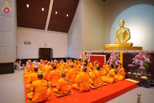 ภาพ No.62106:พิธีอุปสมบทในโครงการอุปสมบทหมู่ บูชาธรรมหลวงพ่อธัมมชโย พ.ศ.2567 ณ อุโบสถ วัดพระธรรมกาย จ.ปทุมธานี วันที่ 13-15 เมษายน พ.ศ. 2567