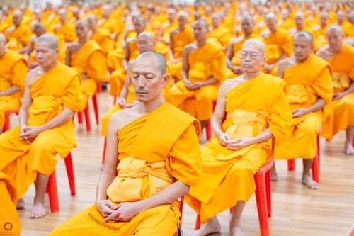 ภาพ No.234913:พิธีเจริญพระพุทธมนต์ ปฎิบัติธรรมเจริญสมาธิภาวนา และพิธีทำบุญตักบาตร เพื่อถวายเป็นพระราชกุศลแด่พระบาทสมเด็จพระวชิรเกล้าเจ้าอยู่หัว เนื่องในโอกาสวันเฉลิมพระชนมพรรษา 28 กรกฎาคม พ.ศ. 2568 ณ ห้องแก้วสารพัดนึก 2 วัดพระธรรมกาย อ.คลองหลวง จ.ปทุมธานี