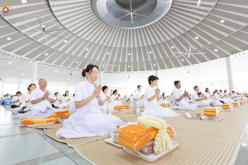 ภาพ No.229671:วันที่ 25 มิถุนายน พ.ศ. 2568 (แรม 15 ค่ำ เดือน 7) พิธีบุพเปตพลี ครั้งที่ 166 ร่วมอุทิศบุญแด่หมู่ญาติที่ล่วงลับไปแล้ว และสืบทอดอายุพระพุทธศาสนา ณ หอฉันคุณยายอาจารย์ฯ วัดพระธรรมกาย