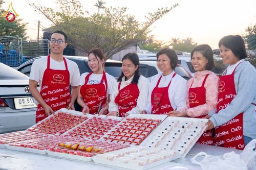 ภาพ No.196910:พิธีถวายภัตตาหารเป็นสังฆทาน แด่พระธรรมยาตรา ณ วัดโบสถ์(บน) ตำบลบางคูเวียง อำเภอบางกรวย จังหวัดนนทบุรี ในโครงการธรรมยาตรา กตัญญูบูชา มหาปูชนียาจารย์ พระมงคลเทพมุนี(สด จนฺทสโร) พระผู้ปราบมาร อนุสรณ์สถาน 7 แห่ง ปีที่ 13 วันที่ 18 มกราคม พ.ศ. 2568