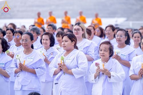 ภาพ No.224207:วันที่ 3-5 พฤษภาคม พ.ศ. 2568  กิจวัตร-กิจกรรมโครงการปฏิบัติธรรมอบรมศีลธรรม “บวชอุบาสิกาแก้ว” ถวายเป็นพระราชกุศล แด่พระบาทสมเด็จพระเจ้าอยู่หัว เนื่องในโอกาสมหามงคล “วันฉัตรมงคล” ณ วัดพระธรรมกาย อ.คลองหลวง จ.ปทุมธานี