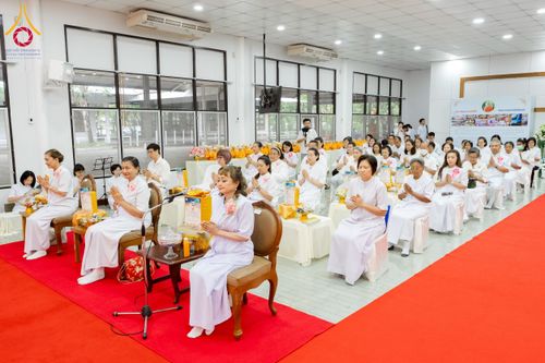 ภาพ No.221368:วันอาทิตย์ที่ 27 เมษายน พ.ศ. 2568 พิธีเจริญพระพุทธมนต์สมโภชดวงแก้วธรรมชัย เนื่องในโอกาสบูชาธรรม 81 ปีหลวงพ่อธัมมชโย อัญเชิญประดิษฐานเนื่องในโอกาสสถาปนาวัดพระธรรมกายไอซ์แลนด์ ณ อาคารปลูกศรัทธา 1 วัดพระธรรมกาย อำเภอคลองหลวง จังหวัดปทุมธานี