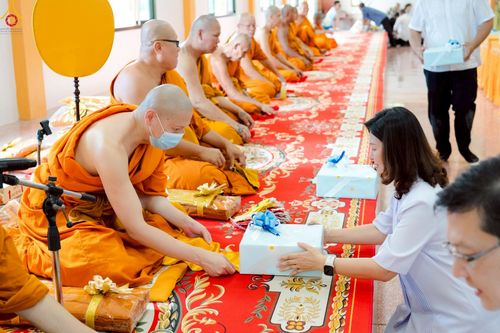 ภาพ No.250784:วันพุธที่ 8 ตุลาคม พ.ศ. 2568 พิธีทอดกฐินสามัคคีทั่วไทย 30,000 วัด โดยคณะศิษยานุศิษย์ บูชาธรรม 81 ปี หลวงพ่อธัมมชโย ณ วัดหนองโพธิ์ อ.กำแพงแสน จ.นครปฐม