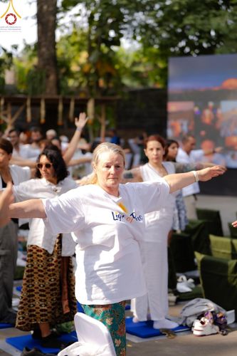 ภาพ No.156375:วัดพุทธบาหลีและวัดพระธรรมกาย จัดปฏิบัติธรรมนานาชาติ 1,151 คนจาก 78 ประเทศ ใน "วันสันติภาพสากล" ณ บาหลี อินโดนีเซีย วันเสาร์ที่ 21 กันยายน พ.ศ. 2567 เวลา 16.00-21.00 น. ณ พิพิธภัณฑ์ ARMA เมืองอูบุด จังหวัดบาหลี ประเทศอินโดนีเซีย