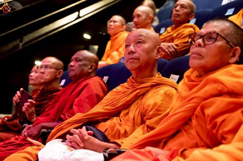 ภาพ No.249761:วันอาทิตย์ที่ 28 กันยายน พ.ศ. 2568 การปฏิบัติธรรมบูชาธรรม 108 ปี แห่งการบรรลุธรรมของหลวงปู่วัดปากน้ำ ได้จุดประทีปสันติภาพไปทั่วโลก และได้ร่วมเสวนาทางปัญญา เพื่อการขยายพระพุทธศาสนาวิชชาธรรมกายไปทั่วโลก  ในงาน HTC Newyork USA