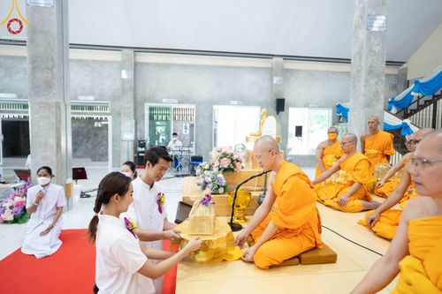 ภาพ No.86042:งานบุญครบรอบ 12 ปี ณ ศูนย์อบรมเยาวชนนครปฐม วันเสาร์ ที่ 19 สิงหาคม พ.ศ. 2566 พิธีทอดผ้าป่าบำรุงศูนย์ และพิธีเจริญพระพุทธมนต์ ฉลองหอฉันคุณยายฯ ประธานสงฆ์  พระมหาคมสัน  ธมฺมาสนฺโน ประธานบุญพิธี กัลฯสุนทรินทร์  จันทนา และคณะเจ้าภาพจังหวัดนครปฐม