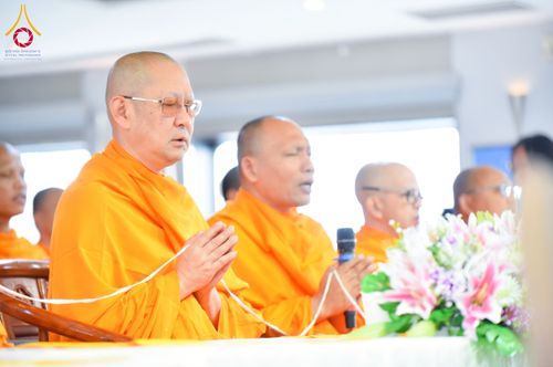ภาพ No.224837:วันเสาร์ ที่ 10 พฤษภาคม พ.ศ. 2568 วัดพระธรรมกายฮ่องกง จัดพิธีปล่อยปลา บนเรือใหญ่บนอ่าวฮ่องกง และจัดพิธีถวายมหาสังฆทานกลางทะเล ประจำปี 2568 เนื่องในสัปดาห์วิสาขบูชาโลก