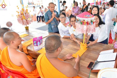 ภาพ No.104659:ทอดผ้าป่าสามัคคี เพื่อสมทบทุนสร้างหอฉัน ๑๑๓ ปี คุณยายอาจารย์มหารัตนอุบาสิกาจันทร์ขนนกยูง ครั้งที่ ๗ ในวันอาทิตย์ ที่ ๒๘ เมษายน พ.ศ. ๒๕๖๗ ณ ศูนย์การศึกษาจอมบึง ต.รางบัว อ.จอมบึง จ.ราชบุรี