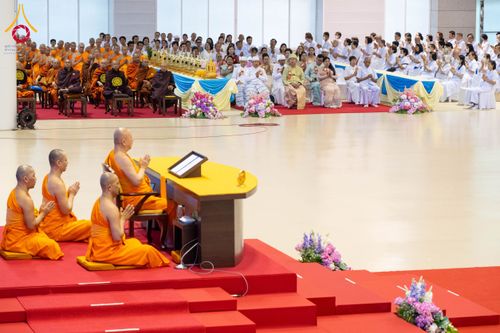 ภาพ No.209531:วันอาทิตย์ที่ 2 มีนาคม พ.ศ. 2568 พิธีบูชาข้าวพระ ณ สภาธรรมกายสากล วัดพระธรรมกาย