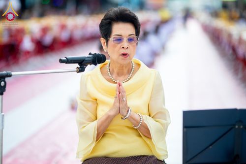 ภาพ No.180282:พิธีทำบุญตักบาตร ข้าวสารอาหารแห้ง แด่คณะสงฆ์ 99 รูป เนื่องในวันพ่อแห่งชาติ ปีที่ 50 ณ ศูนย์การค้าตลาดรังสิต ซ.รังสิต-ปทุมธานี 5 วันที่ 5 ธันวาคม พ.ศ. 2567