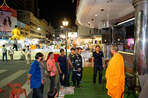 ภาพ No.151624:V.55 ทีมใหญ่ที่หาดใหญ่ เจ้าหน้าที่ทุกสถานะ หลายสัญชาติ ร่วมกันจัดงานตักบาตรที่หาดใหญ่ วันที่ 10-11 สิงหาคม พ.ศ. 2567