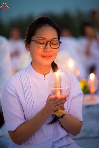 ภาพ No.200600:พิธีจุดประทีปถวายเป็นพุทธบูชา และบูชาธรรมมหาปูชนียาจารย์ ณ อนุสรณ์สถานบางปลา วัดบางปลา อำเภอบางเลน จังหวัดนครปฐม ในโครงการธรรมยาตรา กตัญญูบูชา มหาปูชนียาจารย์ พระมงคลเทพมุนี(สด จนฺทสโร) พระผู้ปราบมาร อนุสรณ์สถาน 7 แห่ง ปีที่ 13 วันที่ 23 มกราคม พ.ศ. 2568