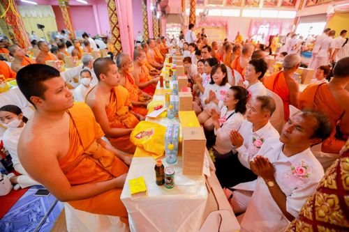 ภาพ No.116430:พิธีถวายสังฆทาน 106 วัด ณ วัดตะเคียน อ.บางกรวย จ.นนทบุรี วันเสาร์ที่ 20 มกราคม พ.ศ. 2567