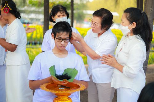 ภาพ No.135299:พิธีปลงผม ธรรมทายาท ระดับอุดมศึกษา รุ่นที่ 51 ภาคฤดูร้อน ณ วัดพระธรรมกาย จ.ปทุมธานี วันเสาร์ที่ 6 เมษายน พ.ศ. 2567