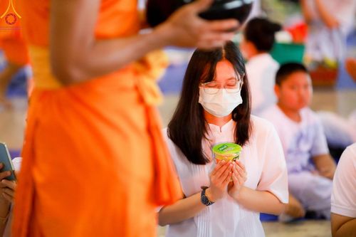 ภาพ No.126509:พิธีตักบาตร ในวันอาทิตย์ต้นเดือนที่ 3 มีนาคม พ.ศ. 2567 ณ บ้านแก้วเรือนทองคุณยายฯ วัดพระธรรมกาย