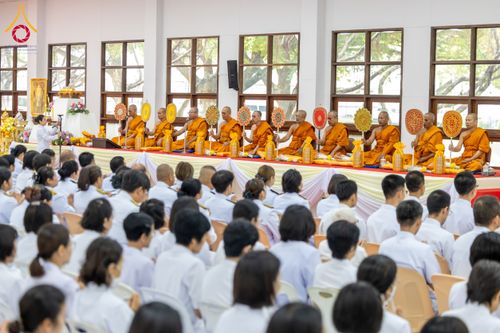 ภาพ No.179590:พิธีเจริญพระพุทธมนต์ พิธีทำบุญตักบาตรถวายพระราชกุศล และพิธีวางพานพุ่มดอกไม้ถวายราชสักการะ  แด่พระบาทสมเด็จพระบรมชนกาธิเบศร มหาภูมิพลอดุลยเดชมหาราช บรมนาถบพิตร เนื่องในวันคล้ายวันพระบรมราชสมภพ วันชาติ และวันพ่อแห่งชาติ วันพฤหัสบดีที่ 5 ธันวาคม พ.ศ. 2567 ณ