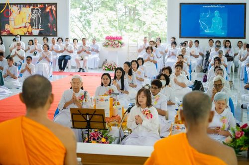 ภาพ No.169630:พิธีทอดกฐินเพื่อสร้าง หอฉันคุณยายอาจารย์ มหารัตนอุบาสิกาจันทร์ ขนนกยูง  ณ ศูนย์ปฏิบัติธรรมชลบุรี วันที่ 25 ตุลาคม พ.ศ. 2567