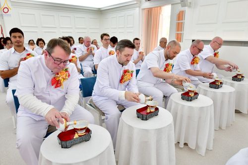 ภาพ No.257383:วันที่ 11 ตุลาคม พ.ศ. 2568 พิธีทอดกฐินสามัคคี  เพื่องานเผยแผ่พระพุทธศาสนา วิชชาธรรมกายสู่ชาวท้องถิ่น ณ วัดพระธรรมกายคอร์ซัวร์ ลุสท์สโกว  ประเทศเดนมาร์ก 