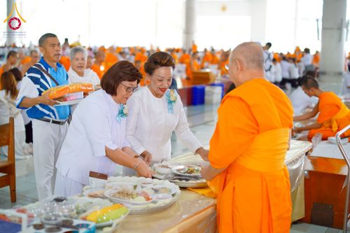 ภาพ No.243836:วันที่ 6 กันยายน พ.ศ. 2568 พิธีถวายภัตตาหารเมนูสวรรค์ เพื่อการบรรลุธรรม ณ หอฉันคุณยายอาจารย์ฯ วัดพระธรรมกาย