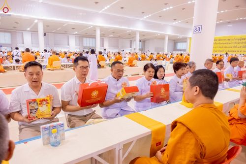 ภาพ No.236340:วันที่ 3 สิงหาคม พ.ศ. 2568 พิธีถวายมหาสังฆทานคณะสงฆ์ 2,000 กว่าวัดทั่วประเทศ ปีที่ 25 , พิธีถวายไทยธรรมคณะสงฆ์ 323 วัด 4 จังหวัดชายแดนภาคใต้ ณ วัดพระธรรมกาย