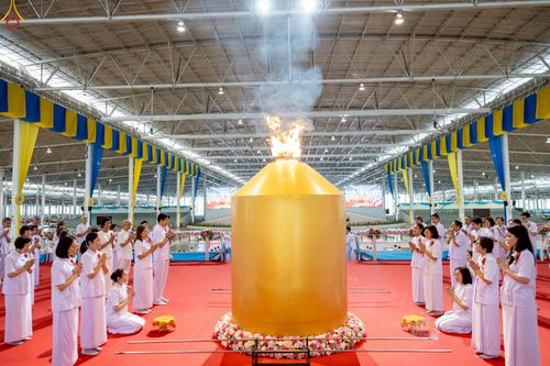 ภาพ No.249438:วันที่ 28 กันยายน พ.ศ. 2568 พิธีจุดเทียนใจ ไฟนิรันด์ อนันตชัย ณ สภาธรรมกายสากล วัดพระธรรมกาย