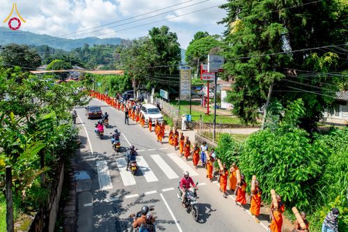 ภาพ No.226243:วันที่ 7-10 พฤษภาคม พ.ศ. 2568 โครงการเดินธรรมยาตรา สยาม-ลังกา ธรรมยาตรา ฉลองเทศกาลวิสาขบูชาแห่งชาติ ศรีลังกา บูชาธรรม 81 ปี หลวงพ่อธัมมชโย เมืองนูวราอิลิยา ประเทศศรีลังกา