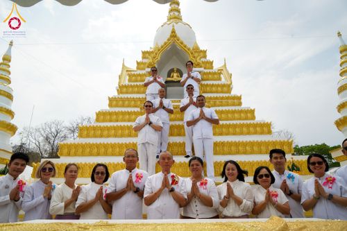 ภาพ No.131440:พิธีอัญเชิญพระบรมสารีริกธาตุ และองค์พระพุทธรัตนกายสิทธิ์ ติดตั้งองค์พระเจดีย์จตุรทิศ ถวายองค์พระเจดีย์ ลานธรรมและกำแพงแก้ว ถวายเป็นพุทธบูชา น้อมถวายบูชาธรรมหลวงพ่ออายุวัฒนมงคล ๘๐ พรรษา วันเสาร์ที่ ๑๖ มีนาคม พ.ศ. ๒๕๖๗ ณ วัดเขาพญาปราบ ต.ตะขบ อ.ปักธงชัย จ.น