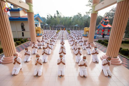 ภาพ No.75921:พิธีบรรพชาสามเณร ณ วัดปันชารี สันติปูร์ อรัญกฏิ เมืองคาร์กาชารี ประเทศบังกลาเทศ วันที่ 10 กุมภาพันธ์ พ.ศ. 2566