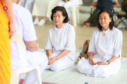 ภาพ No.143937:พิธีตัดปอยผมและปลงผมธรรมทายาท รุ่นเข้าพรรษา ณ มหาวิหารคด คอร์ 16 วัดพระธรรมกาย วันอาทิตย์ที่ 7 กรกฎาคม พ.ศ. 2567