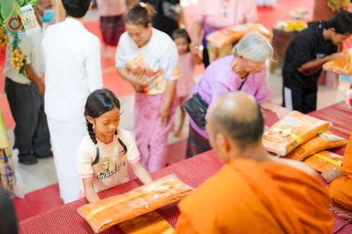 ภาพ No.172302:พิธีทอดกฐิน วัดเจริญธรรมมาราม จ.จันทบุรี ในโครงการกฐินสามัคคีทั่วไทย 30,000 วัด บูชาธรรม 80 ปี หลวงพ่อธัมมชโย โดยคณะศิษยานุศิษย์วัดพระธรรมกาย วันที่ 30 ตุลาคม พ.ศ. 2567