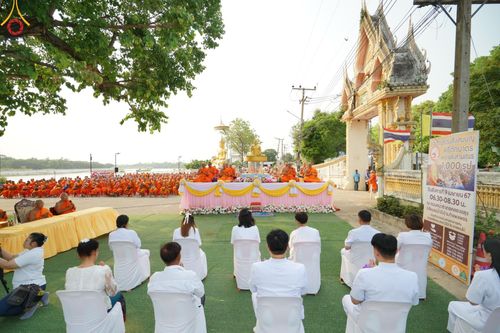 ภาพ No.135388:โครงการตักบาตรข้าวสารอาหารแห้งพระภิกษุสามเณร ๑,๐๐๐ รูป วันอังคารที่ ๙ เมษายน พ.ศ.๒๕๖๗ ณ ถนนหน้าที่ว่าการอำเภอคลองขลุง (เส้นเลียบแม่น้ำปิง) ตำบลคลองขลุง อำเภอคลองขลุง จังหวัดกำแพงเพชร