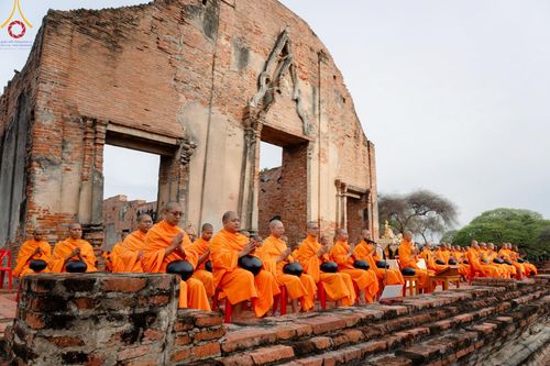 ภาพ No.138519:พิธีตักบาตร วัดราชบูรณะ จ.พระนครศรีอยุธยา วันที่ 25 พฤษภาคม พ.ศ.2567