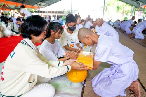 ภาพ No.101330:พิธีบรรพชาธรรมทายาท ในโครงการอุปสมบทบูชาธรรม มหาปูชนียาจารย์ พ.ศ. 2566 ณ วัดท่าสุวรรณ จ.ราชบุรี วันที่ 6 ธันวาคม พ.ศ. 2566