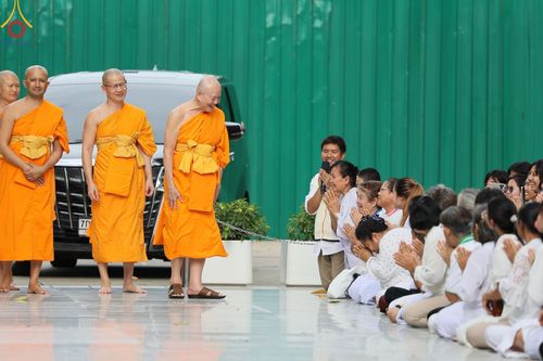 ภาพ No.145555:พิธีอธิษฐานพรรษาของคณะสงฆ์วัดพระธรรมกาย ณ อุโบสถพระไตรปิฎก วัดพระธรรมกาย วันอาทิตย์ที่ 21 กรกฎาคม พ.ศ. 2567