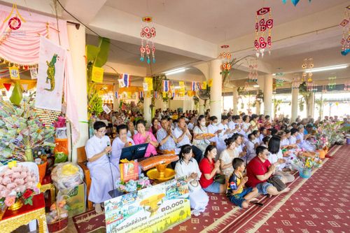 ภาพ No.171728:พิธีทอดกฐิน ณ วัดมหาโพธิ์ จ.ลพบุรี ในโครงการกฐินสามัคคีทั่วไทย 30,000 วัด บูชาธรรม 80 ปี หลวงพ่อธัมมชโย โดยคณะศิษยานุศิษย์วัดพระธรรมกาย วันที่ 27 ตุลาคม พ.ศ. 2567