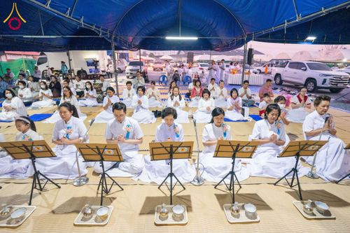 ภาพ No.191018:พิธีถวายภัตตาหารเป็นสังฆทาน แด่พระธรรมยาตรา ณ อนุสรณ์สถานคลองบางนางแท่น อ.สามพราน จ.นครปฐม ในโครงการธรรมยาตรา กตัญญูบูชา มหาปูชนียาจารย์ พระมงคลเทพมุนี(สด จนฺทสโร) พระผู้ปราบมาร อนุสรณ์สถาน 7 แห่ง ปีที่ 13 วันที่ 8 มกราคม พ.ศ. 2568