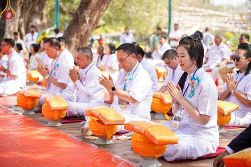 ภาพ No.314176:วันจันทร์ที่ 16 มีนาคม พ.ศ. 2569 พิธีถวายบาตรอัฐบริขาร และพิธีขอนิสัยแก่สามเณรธรรมทายาท 500 รูป ณ วิหารมายาเทวี ประเทศเนปาล