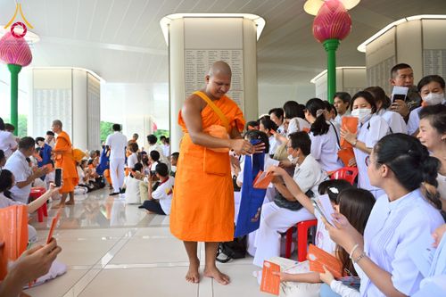 ภาพ No.223853:วันอาทิตย์ที่ 11 พฤษภาคม พ.ศ. 2568 พิธีอุปสมบทสามเณรเปรียญธรรมอุปสมบทอุทิศชีวิต 9 รูป อุบาสก 1 ท่าน ณ อุโบสถพระไตรปิฏกวัดพระธรรมกาย